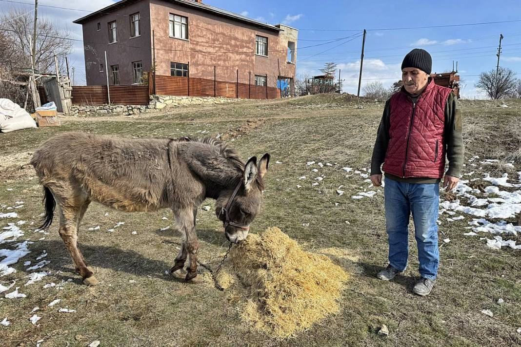 Hikayesi duyulunca Türkiye'nin her yerinden destek yağdı! 72 yaşında, 21 yıldır usanmıyor bıkmıyor 3